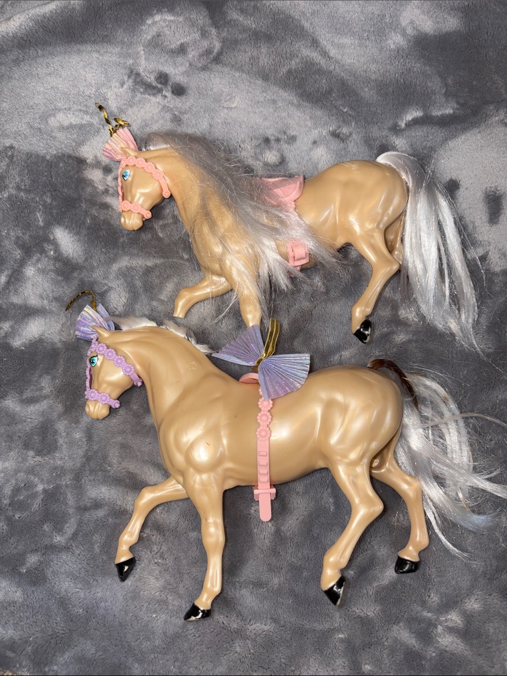 Barbie princess and the pauper horses 2004